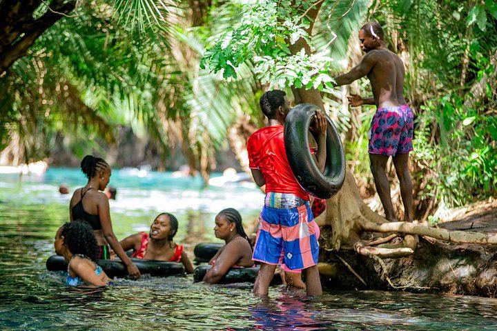 Private Materuni Waterfall and Chemka Hot Springs Tour with Arusha or Moshi Hotel Pickup (8/12)