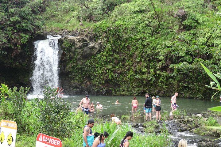 Road to Hana Mercedes Van Day Trip: Lahaina, Maalaea and Kahului Pickups, Lunch Included (4/12)