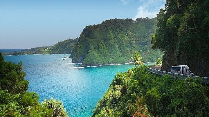 Aloha Sunshine Tours Road to Hana: Hotel Pickup, Picnic Lunch at the Black Sand Beach (1/12)