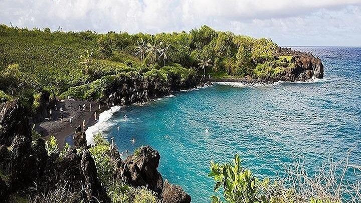 Aloha Sunshine Tours Road to Hana: Hotel Pickup, Picnic Lunch at the Black Sand Beach (4/12)