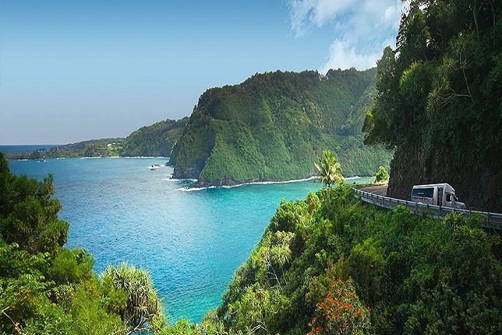 Aloha Sunshine Tours Road to Hana: Hotel Pickup, Picnic Lunch at the Black Sand Beach (1/12)