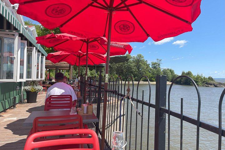 Île d'Orléans Tastings and Montmorency Falls, 4-Hour Private Drive with Chauffeur-Guide (4/11)