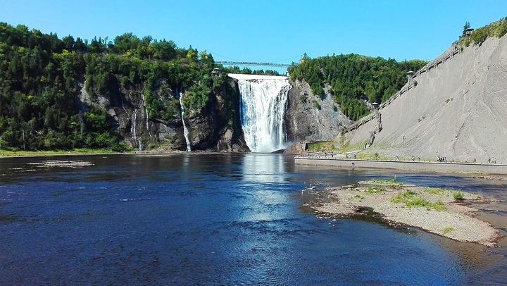 One-Day Tour from Montreal: Old Quebec Fortifications and Montmorency Falls by Bus (2/12)