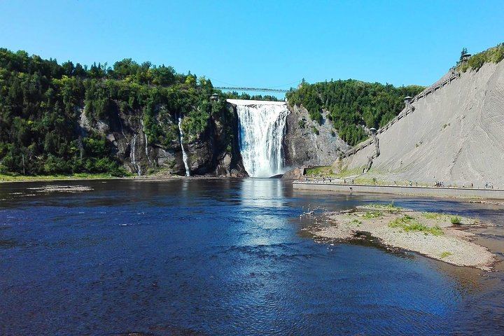 One-Day Tour from Montreal: Old Quebec Fortifications and Montmorency Falls by Bus (2/12)