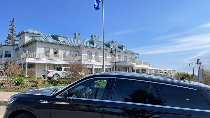 Private Half-Day Montmorency Falls and Sainte-Anne-de-Beaupré Trip in a Luxury Vehicle (2/10)