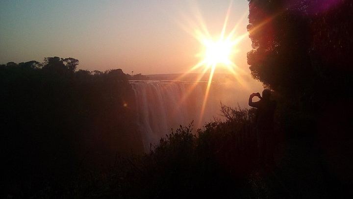Victoria Falls Sunrise Private Tour with Early Hotel Pickup and Guide (2/12)