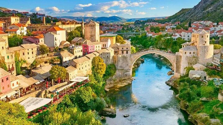 Mostar Old Town Walk and Kravice Falls from Dubrovnik by Coach, Neum Coffee Stop (4/12)