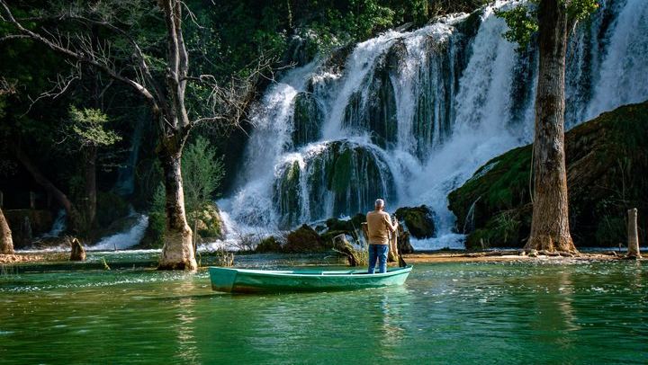 Split Full-Day Guided Tour: Border Crossing, Počitelj, Mostar and Kravice Falls (1/12)