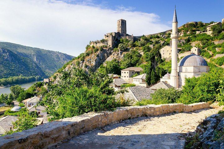 Gray Line Day Trip from Split, Trogir and Omiš to Mostar and Kravice Falls (9/12)
