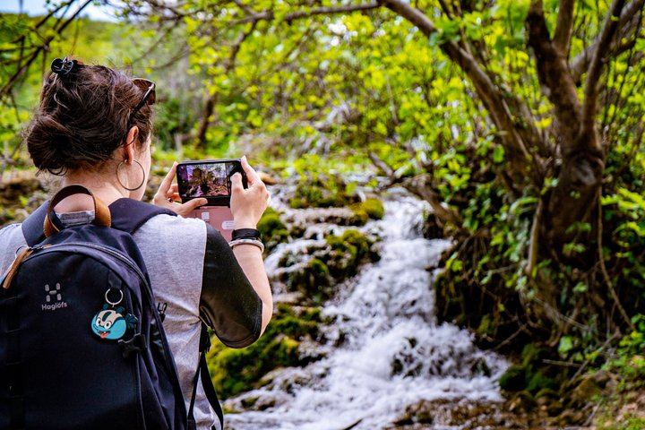 Split Full-Day Guided Tour: Border Crossing, Počitelj, Mostar and Kravice Falls (8/12)