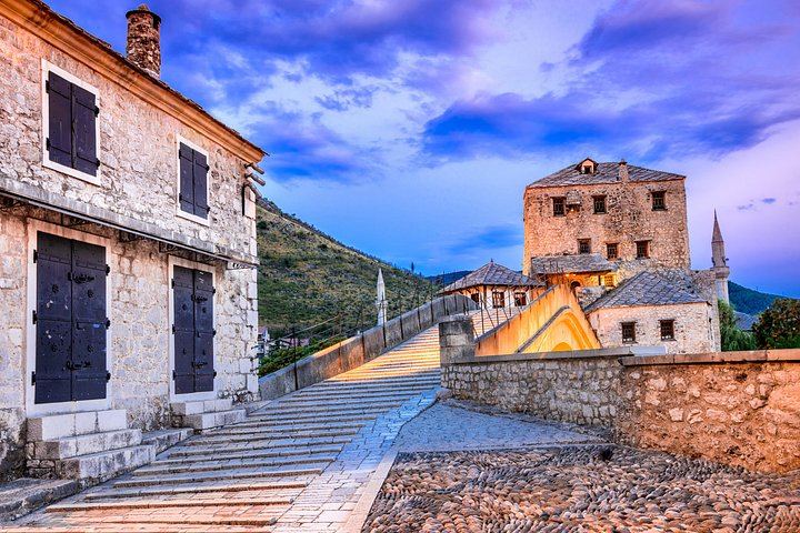 Split Full-Day Guided Tour: Border Crossing, Počitelj, Mostar and Kravice Falls (10/12)