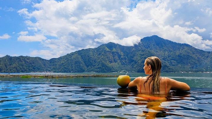 Mount Batur Sunrise 4WD Jeep Tour with Toya Devasya Hot Spring and Waterfall (3/12)