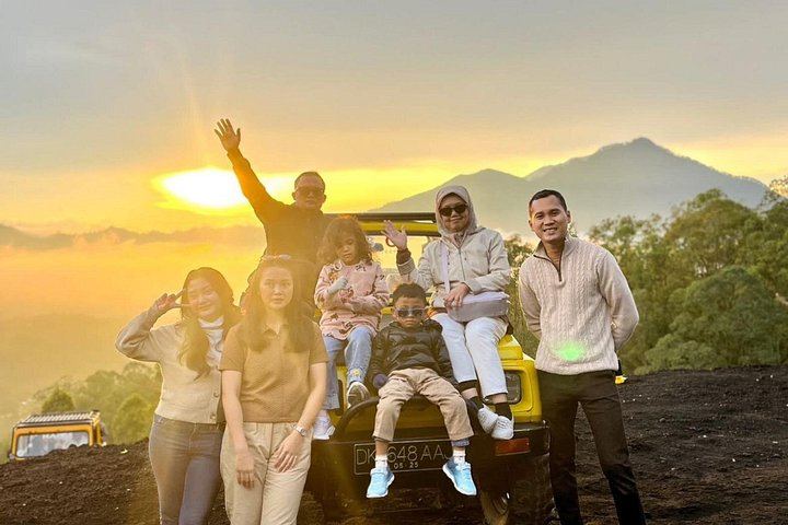 Mount Batur Sunrise 4WD Jeep Tour with Toya Devasya Hot Spring and Waterfall (7/12)