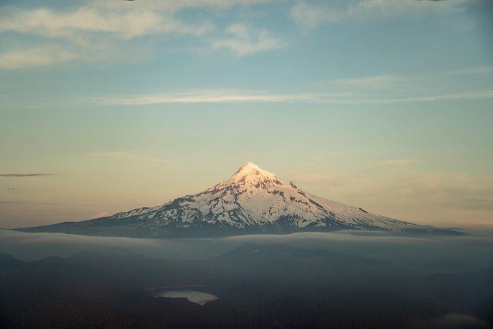 Multnomah Falls and Columbia Gorge Scenic Flight from Troutdale by Envi Adventures (10/12)