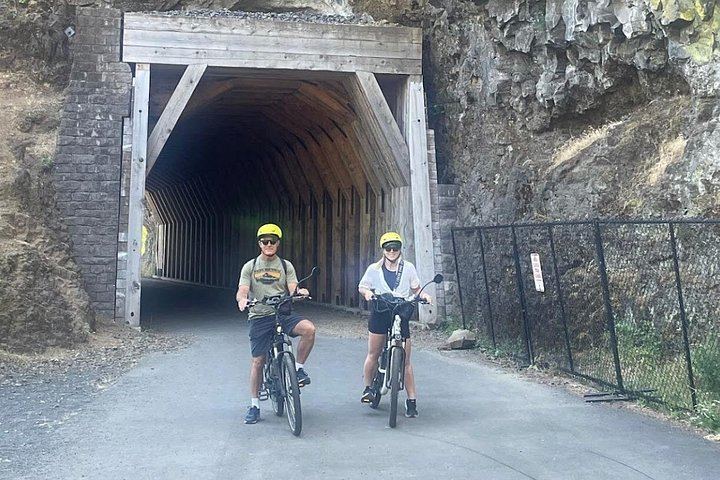 Self-Guided Multnomah Falls E-Bike Rental Tour to Gorge Waterfalls, 3.5 Hours (9/12)
