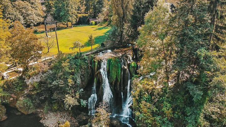 Plitvice Lakes Guided Day Tour from Split with Boat Ride and Park Bus (3/10)
