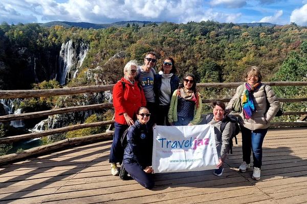 Plitvice Lakes Guided Day Tour from Split with Boat Ride and Park Bus