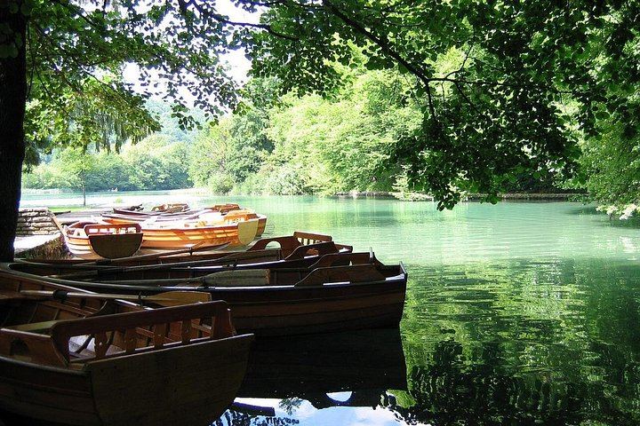 Plitvice Lakes Guided Day Tour from Split with Boat Ride and Park Bus (2/10)