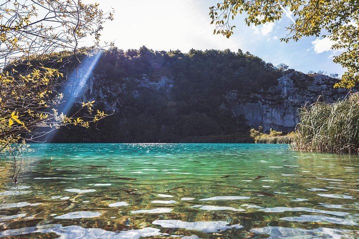 Plitvice Lakes Guided Day Tour from Split with Boat Ride and Park Bus (10/10)