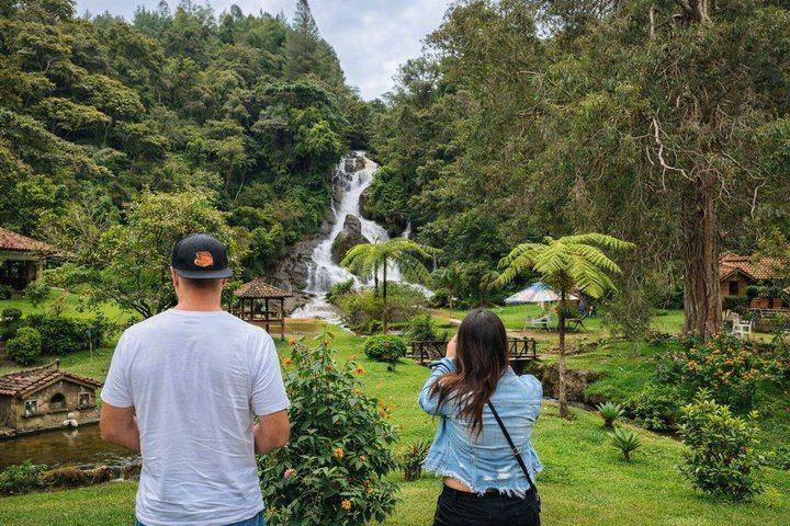 Guatapé, El Peñol Rock, El Retiro and Tequendamita Falls Private Tour (7/12)