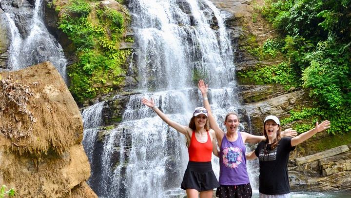 Nauyaca Waterfalls Small-Group Day Trip with Portalon Falls, Playa Linda and Dominical (1/12)