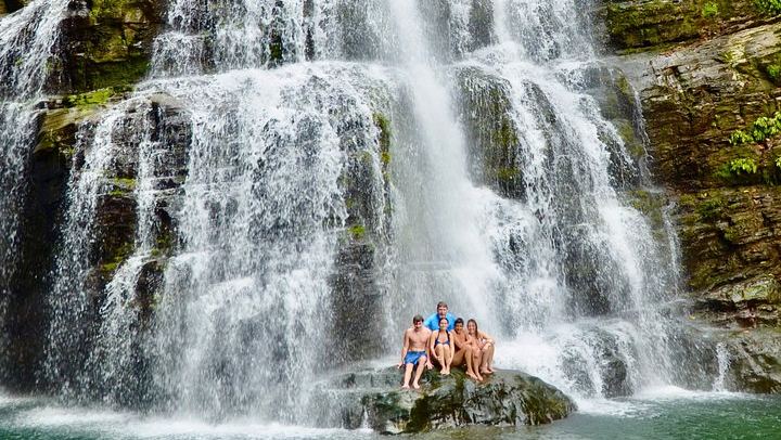 Nauyaca Waterfalls Small-Group Day Trip with Portalon Falls, Playa Linda and Dominical (4/12)