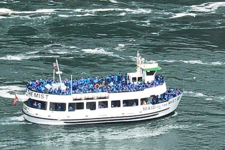 Niagara Falls Day Trip from Manhattan with Spanish-English Guide, Boat Optional (2/2)