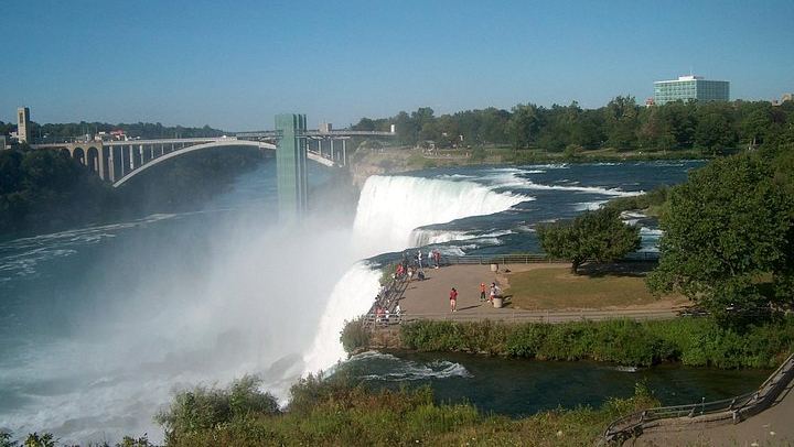 Niagara at a Glance: Narrated Walking Tour from Buffalo Ave Red Canopy with Boat Cruise (3/7)