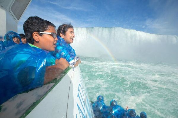 Niagara at a Glance: Narrated Walking Tour from Buffalo Ave Red Canopy with Boat Cruise