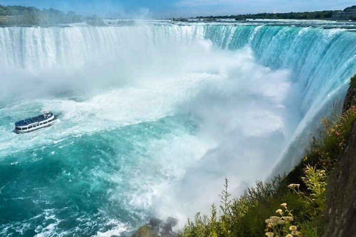 Niagara Bliss Tour USA: Maid of the Mist, Observation Tower and Cave Tickets (1/5)