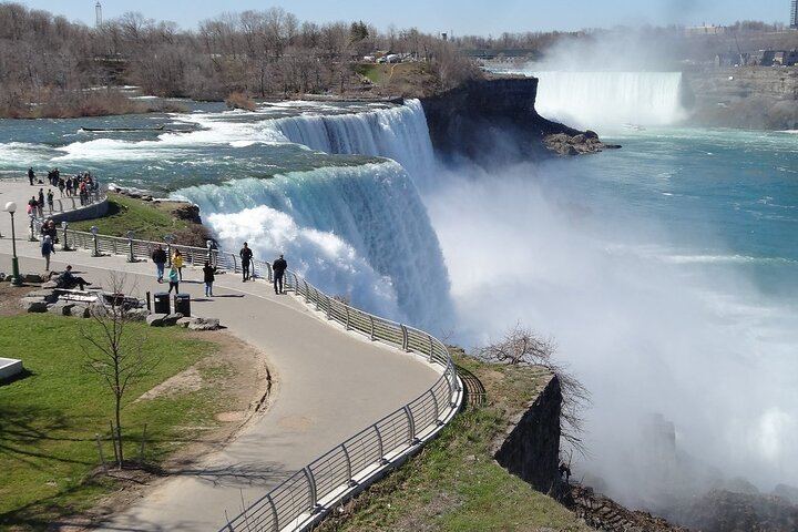 Niagara Bliss Tour USA: Maid of the Mist, Observation Tower and Cave Tickets (4/5)