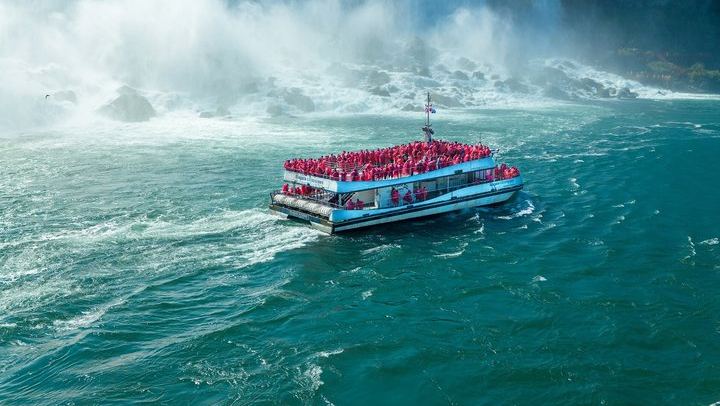 Niagara Falls Minibus Small-Group Day Tour from Toronto with Cruise and Skylon Tower (4/12)