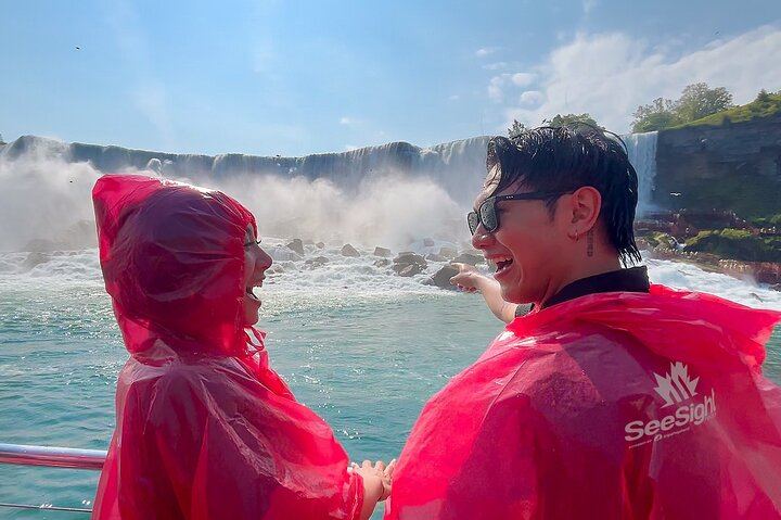 Niagara Falls Canada Helicopter Tour with Boat Cruise and Journey Behind the Falls (6/12)
