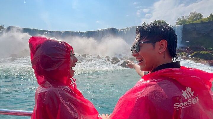 Niagara Falls Canada Premium Tour by Mercedes Van: Skylon, Behind the Falls, Boat (1/12)