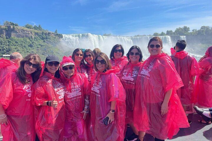 Niagara Falls Day Tour from Toronto with Winery Tasting, Cruise and Three-Course Lunch (11/12)