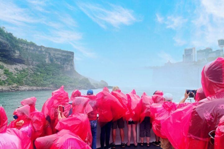 Niagara Falls Day Trip from NYC by Flight with JTB Japanese-English Guide (11/12)