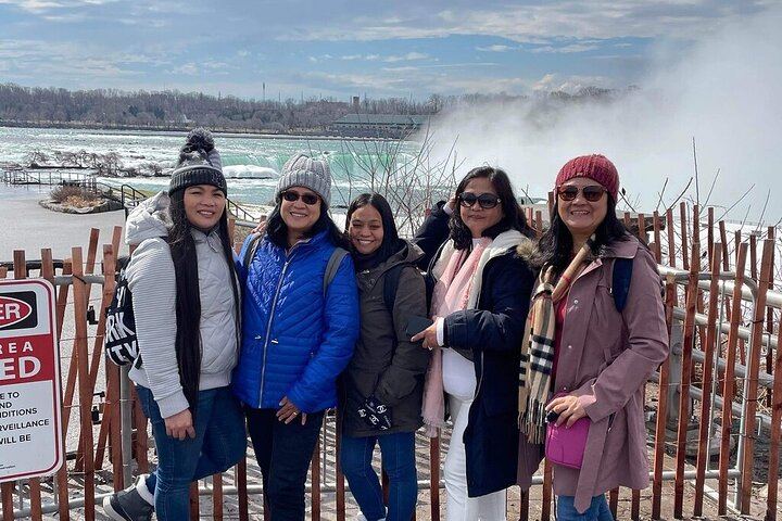 Niagara Falls Day Trip from Times Square by Coach with Optional Maid of the Mist (9/12)