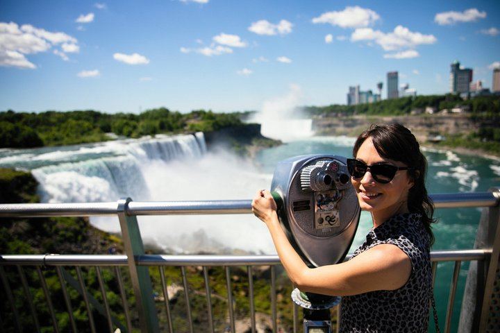Niagara Falls 2-Day Small-Group Tour from NYC with Corning Glass and Finger Lakes (3/12)