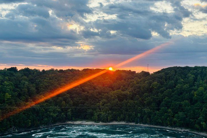 Niagara Falls 2-Day Small-Group Tour from NYC with Corning Glass and Finger Lakes (9/12)