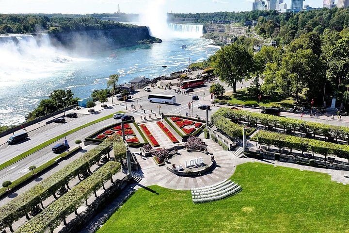 Niagara Falls Small-Group Day Tour from Toronto with Boat Cruise and Fudge Tasting (7/8)
