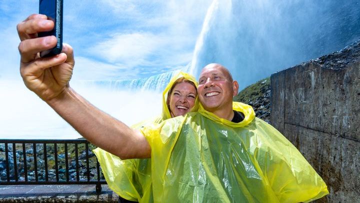 Niagara Falls Local Guide Tour: Incline Railway, Journey Behind the Falls, Boat Cruise (1/12)