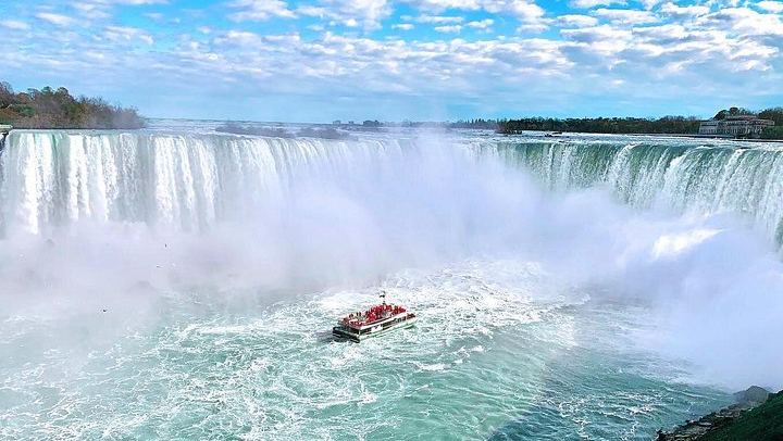 Gray Line Half-Day Niagara Falls Tour: Boat Cruise, Parkway Drive and Maple Tasting (2/6)