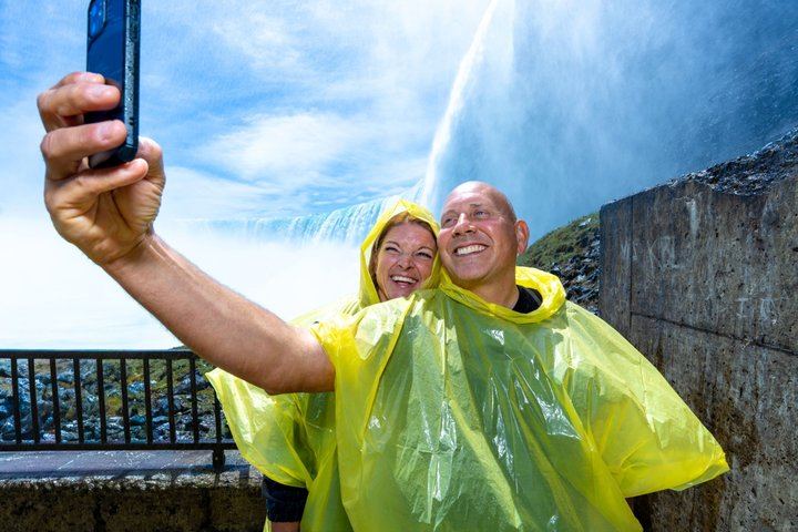 Niagara Falls Local Guide Tour: Incline Railway, Journey Behind the Falls, Boat Cruise (1/12)