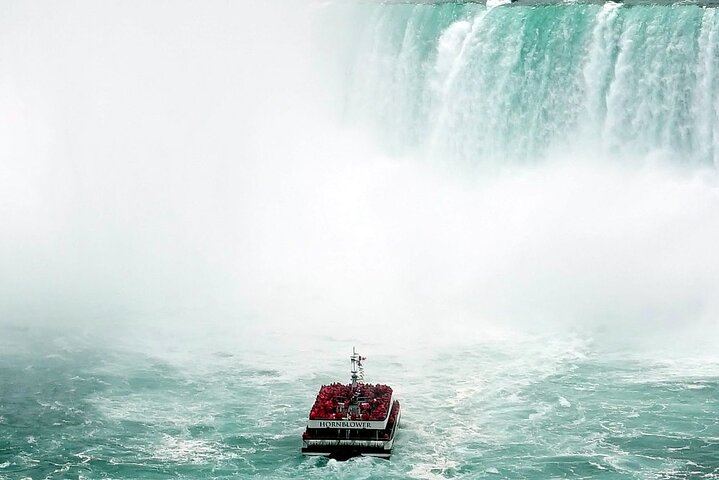 Niagara Falls Small Group Tour: Whirlpool Deck, Skylon, Behind the Falls, Hornblower (1/12)