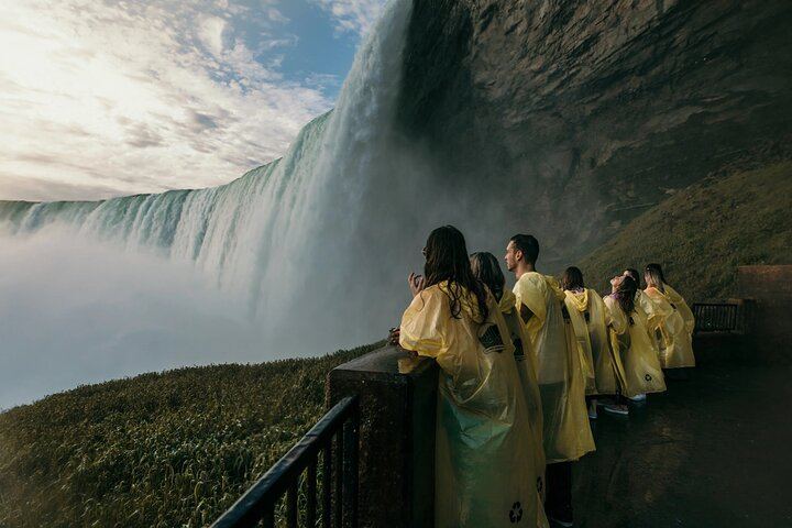 Niagara Falls Small Group Tour: Whirlpool Deck, Skylon, Behind the Falls, Hornblower (2/12)