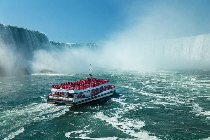 Niagara Falls Small Group Tour: Whirlpool Deck, Skylon, Behind the Falls, Hornblower (4/12)