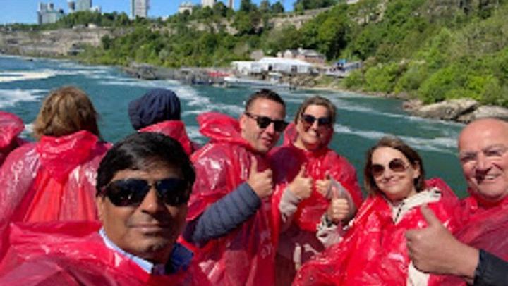 Niagara Falls Tour for 6 with Downtown Hotel Pickup, Boat Cruise, Skylon and Maple Trail (4/12)