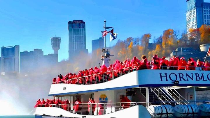 Niagara Falls Canada Side Day Tour from Toronto with Maple Factory and Power Station (2/12)