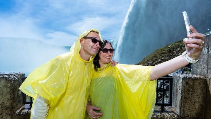 Niagara Falls Canada Helicopter Tour with Boat Cruise and Journey Behind the Falls (3/12)