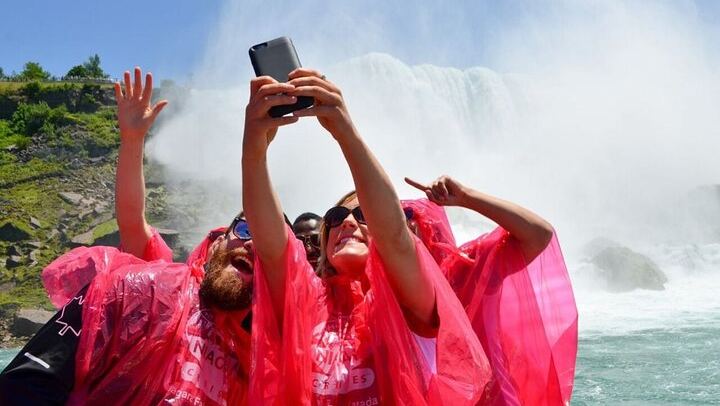 Fallsview Tours Niagara Falls Parkway Walk from Casino Niagara with Boat Cruise (3/12)